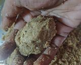 A picture of step 1 of Peanuts laddu.