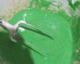 Foto langkah ke 4 dari resep Cake potong pandan lembut.