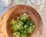 Foto del passaggio 1 della ricetta Medaglioni di broccolo Romano e farina di mandorle