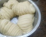 A picture of step 5 of Wool roll bread.