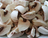 Foto del paso 1 de la receta: Revuelto de champiñones con gambas