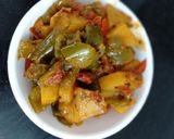 आलू शिमला मिर्च की सब्जी (aloo shimla mirch ki sabzi recipe in Hindi) रेसिपी चरण 2 फोटो