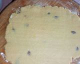 A picture of step 7 of Sultanas and lemon flavored cookies.