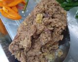 รูปขั้นตอนการทำที่ 1 ของ หมูผัดกะปิ