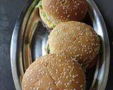 A picture of step 1 of Pork Burger.