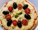 Foto del paso 4 de la receta: Pizza crujiente sin horno, sin levadura, sin polvo de hornear sin amasado, sin tiempo de leudado🍕
