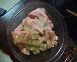 Foto del paso 2 de la receta Albóndigas de pollo con pasta y salsa de berenjenas