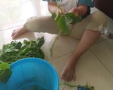 Foto langkah ke 1 dari resep Sayur Bening Bayam Wortel.