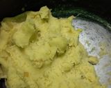 Foto langkah ke 2 dari resep Bola ubi isi kurma.