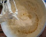 Foto langkah ke 2 dari resep Marmer butter cake.