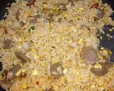 Foto langkah ke 3 dari resep Nasi goreng daun jeruk praktis.