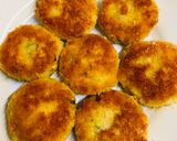 A picture of step 4 of Salmon patties.