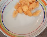 Foto del passaggio 1 della ricetta Yogurt alla frutta fresca: Ciliegie, Nespole, Giuggiole e menta fresca
