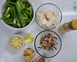 Foto langkah ke 1 dari resep Pokcoy Tahu Putih Udang Masak Bening.