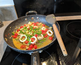 A picture of step 5 of Seafood linguine.
