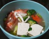Foto langkah ke 4 dari resep Sop udang tahu + sayur.