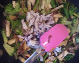 Foto del paso 5 de la receta: Calamares con brócoli y setas