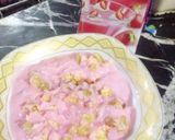 A picture of step 3 of Strawberry Custard.