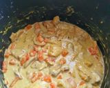 Une image de l'étape 3 de Poulet avec carottes et champignons à la crème curry au cookeo.