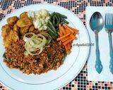 Foto langkah ke 5 dari resep Nasi Goreng Ayam Kunyit.