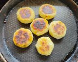 A picture of step 5 of Pattis(Left over bhaji).