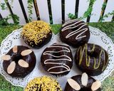 Foto langkah ke 5 dari resep Donat Coklat Kacang.