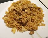 รูปขั้นตอนการทำที่ 6 ของ ผัดมาม่าต้มยำ เส้นหนึบ🍜