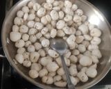 A picture of step 2 of Spicy masala Makhana.