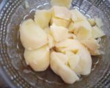 A picture of step 5 of Potato noodles mayo balls.