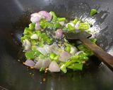 A picture of step 4 of Hakka noodles.