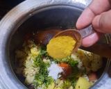 A picture of step 4 of Cauliflower and aloo.