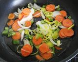 Foto del paso 3 de la receta Merluza en salsa de tomate y chocolate