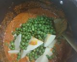 A picture of step 3 of Green peas potato.