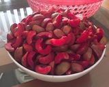 Hình bước làm 1 của món Mận ngâm đường