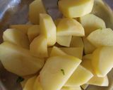 A picture of step 1 of Aloo methi.