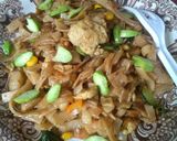 Foto langkah ke 9 dari resep Kwetiau goreng kencur.