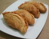 Foto langkah ke 5 dari resep RESEP KARIPAP PUSING / Curry puff.