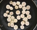 A picture of step 2 of Banana delight.