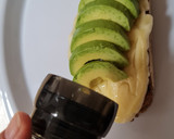 Foto del paso 4 de la receta: Avocado toast 🥑 by Mate Amargo 🧉 Tostada con palta 🥑 Brunch saludable 🥚 🥚 🧀 🍅