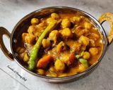A picture of step 8 of Chole masala.