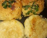A picture of step 4 of Aloo tikki burgers.