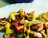 Foto del paso 4 de la receta: Ensalada templada de pulpo, pimiento rojo y pepinos de la huerta