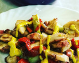 Foto del paso 4 de la receta: Ensalada templada de pulpo, pimiento rojo y pepinos de la huerta
