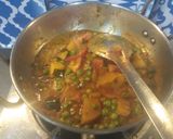 मटार -बटाटा भाजी (Matar Batata Bhaji Recipe In Marathi) रेसिपी स्टेप 3 फोटो 
