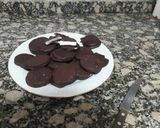 Foto del paso 5 de la receta: Mentitas cubiertas con chocolate semiamargo