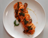Foto del paso 6 de la receta: Espaguetis amatriciana con alcachofa y albahaca con parmesano