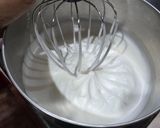 Foto langkah ke 4 dari resep Chiffon Cake Tape Ubi Ungu Putih Telur.