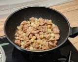 A picture of step 4 of Turkey Skillet with Pickled Onions in Vermouth Reduction.