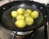 A picture of step 5 of Spicy baby potatoes.