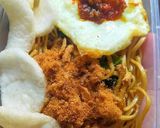 Foto langkah ke 6 dari resep Mie Goreng Sosis.